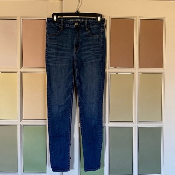American Eagle Size 4 Medium To Dark Wash. These Are Pre Blue Straight Leg Jeans - Picture 5 of 5
